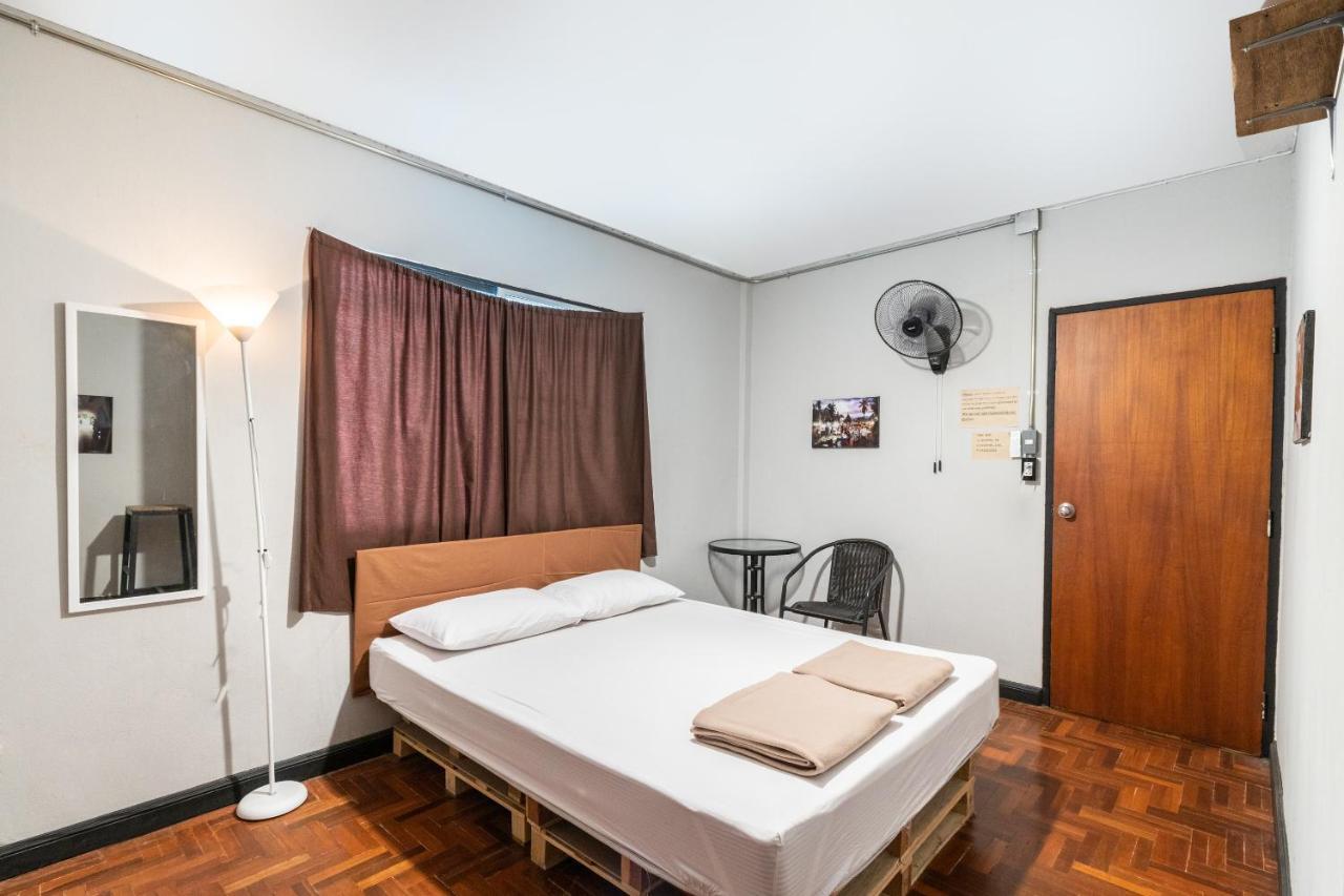 Oyo 677 Le Loftel Hostel Chiang Mai Buitenkant foto
