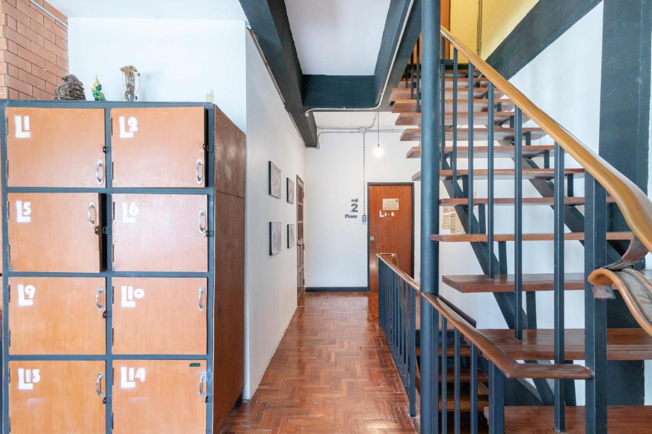 Oyo 677 Le Loftel Hostel Chiang Mai Buitenkant foto
