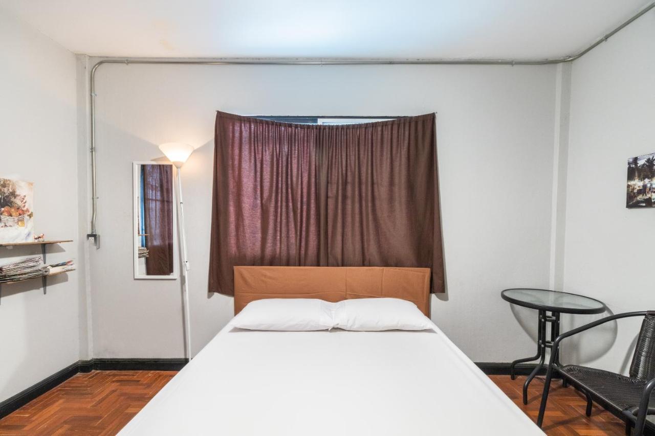 Oyo 677 Le Loftel Hostel Chiang Mai Buitenkant foto