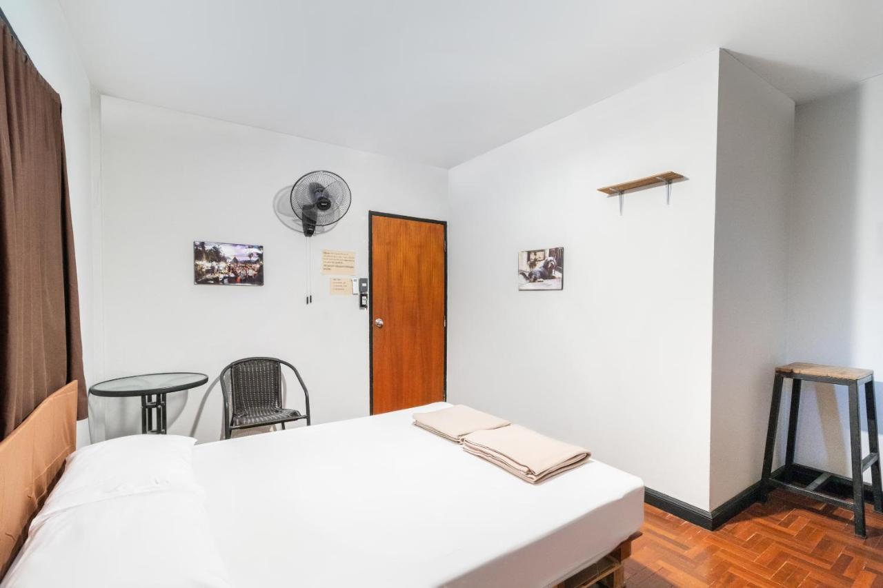 Oyo 677 Le Loftel Hostel Chiang Mai Buitenkant foto