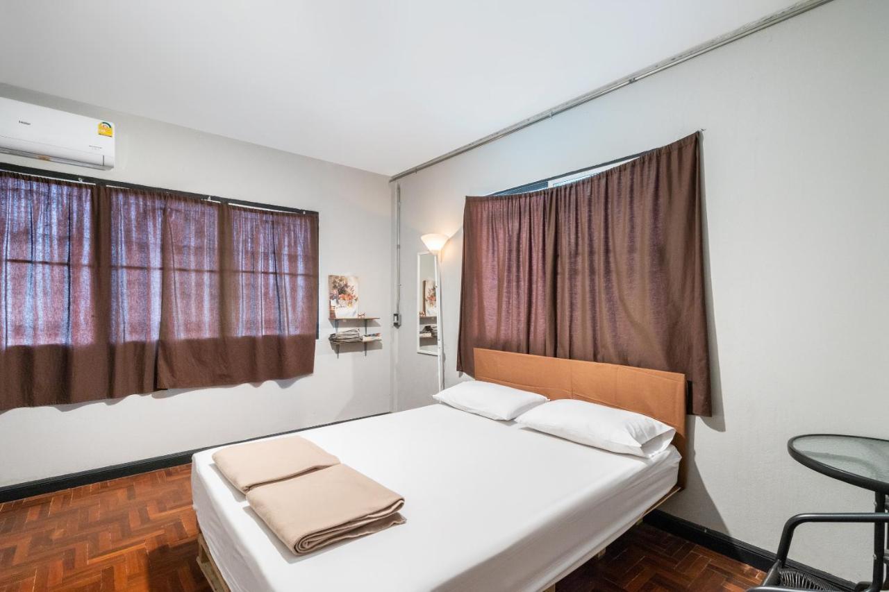 Oyo 677 Le Loftel Hostel Chiang Mai Buitenkant foto