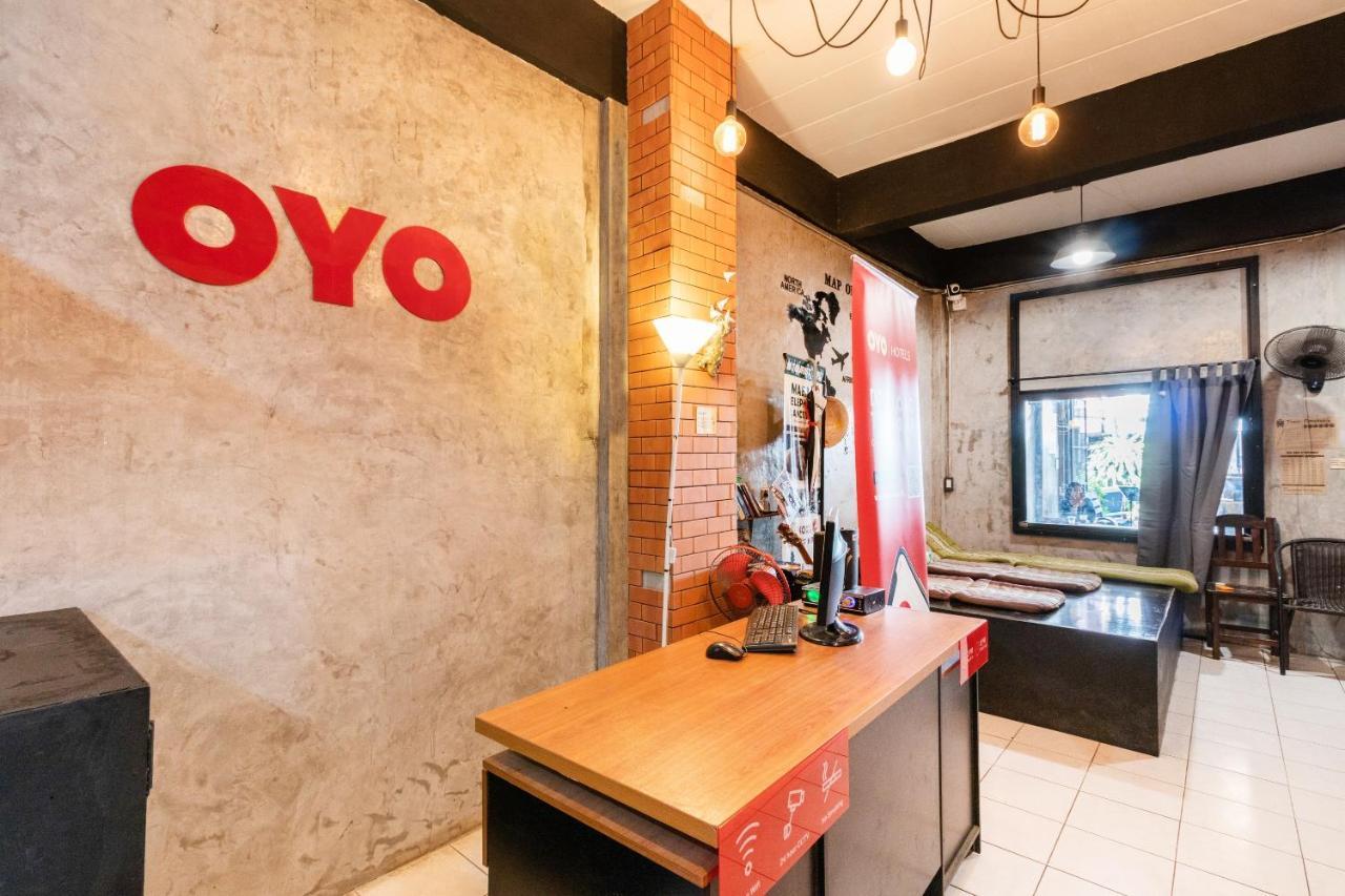 Oyo 677 Le Loftel Hostel Chiang Mai Buitenkant foto